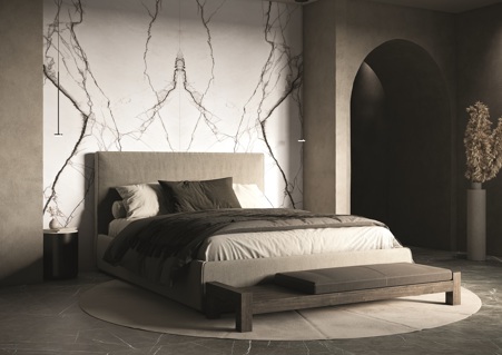 Modernes Schlafzimmer, in der kräftigen Farbe des matten Marble Grey-porcellanato wird durch die leuchtende Farben der Verkleidung in Gres Marble Breach matt ausgeglichen, die aus großformatigen Platten der Florim Stone-Linie hergestellt wurde.