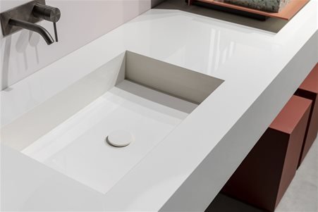 Bathroom top with sinks assembled in COLOR WHITE stoneware. Top with a modern and minimal style.