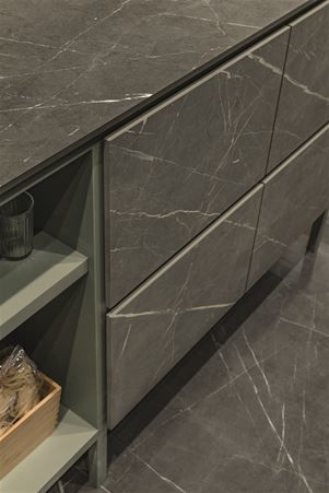 Kitchen worktop and drawer front in Marble Gray matte porcelain stoneware