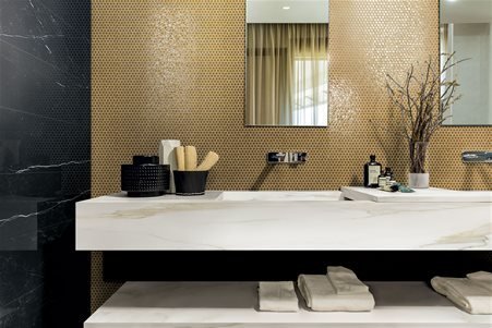 Wall-hung bathroom top with integrated washbasin and Marble Calacatta Gold A glossy ceramic top