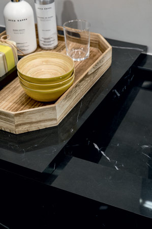 Custom washbasin with retractable drain in glossy Marble Marquinia stoneware